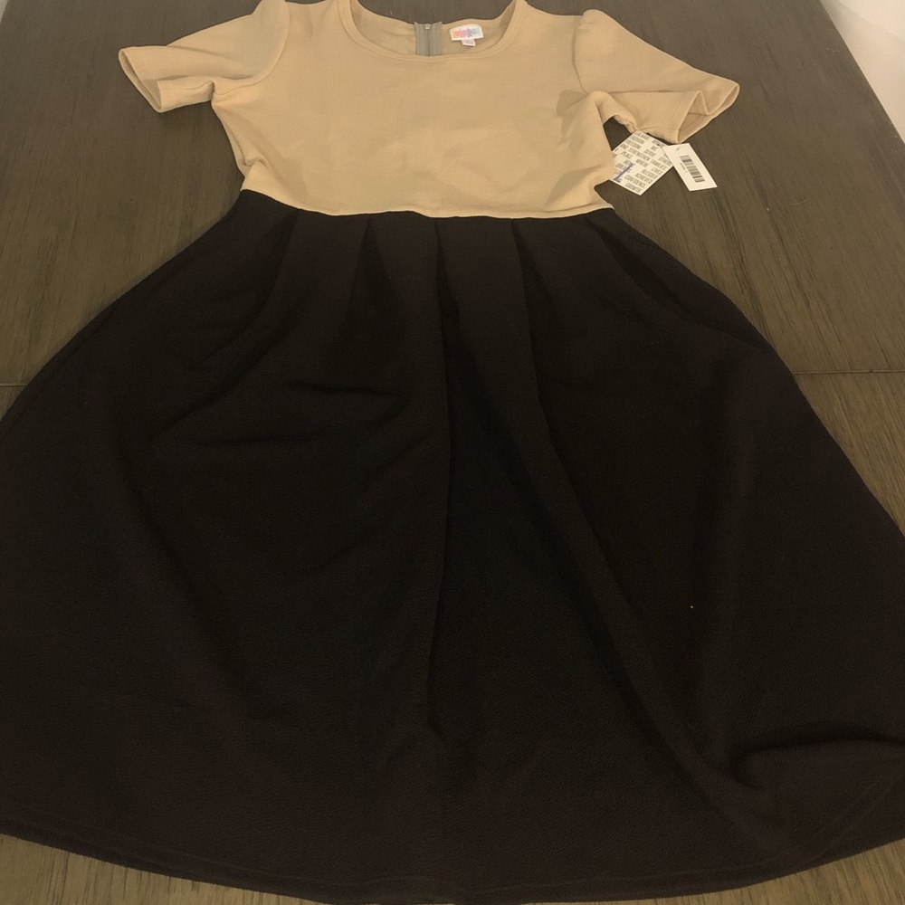 COPY - LULAROE • Amelia dress • NWT woman’s large